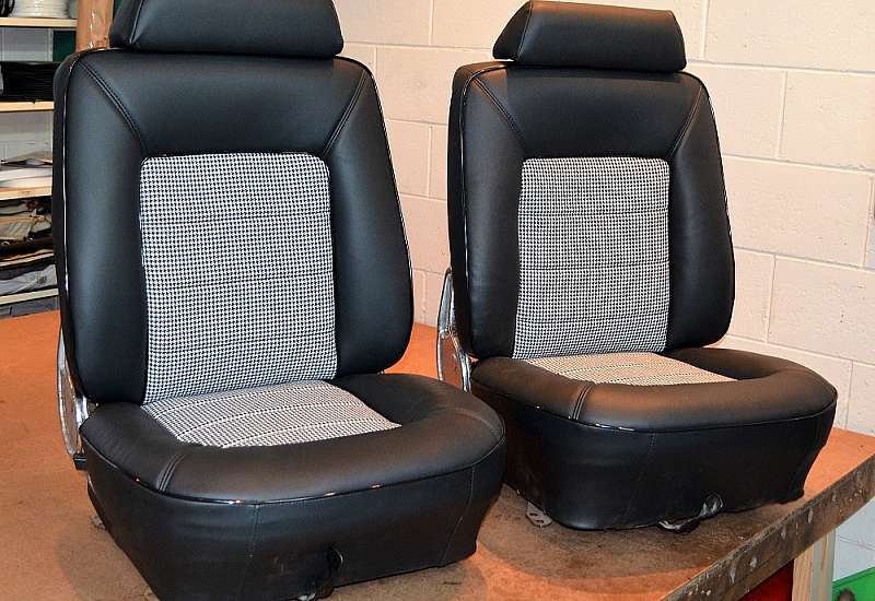 HQ  Holden Monaro seats (leather)